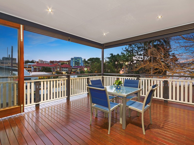 16 Catherine Street, Woolloongabba QLD 4102