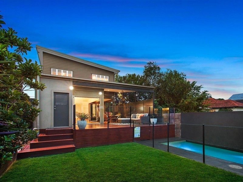 60 King Arthur Terrace, Tennyson QLD 4105