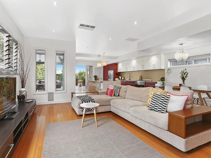 60 King Arthur Terrace, Tennyson QLD 4105