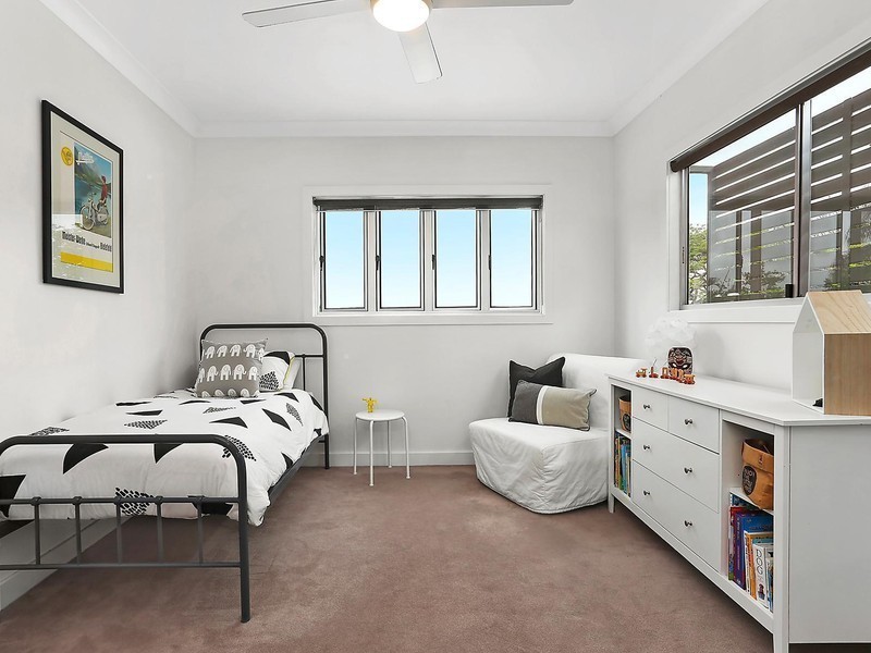 60 King Arthur Terrace, Tennyson QLD 4105