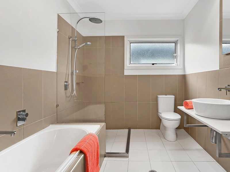 60 King Arthur Terrace, Tennyson QLD 4105