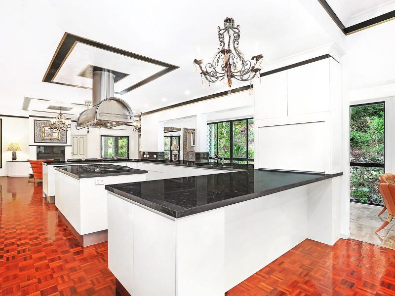 277 Gold Creek Road, Brookfield QLD 4069