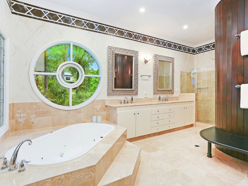 277 Gold Creek Road, Brookfield QLD 4069