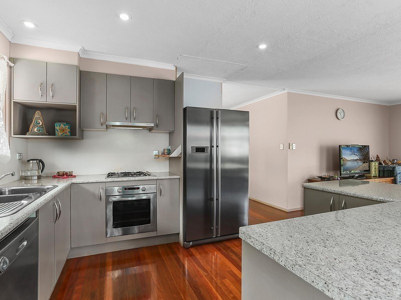 7 Rowena Street, Kenmore QLD 4069