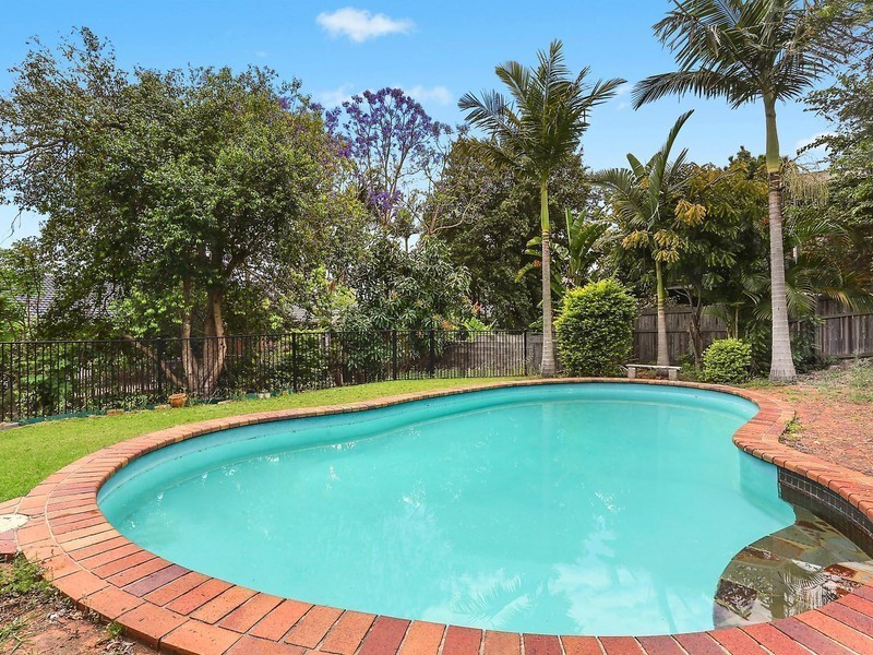 7 Rowena Street, Kenmore QLD 4069