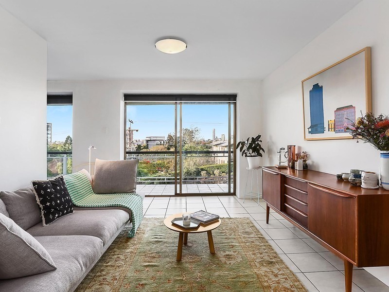 1/60 Bellevue Terrace, St Lucia QLD 4067