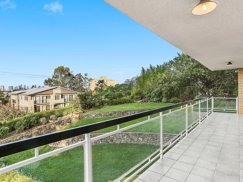 1/60 Bellevue Terrace, St Lucia QLD 4067