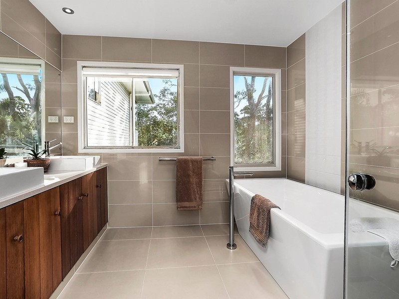 22 Blackstone Street, Indooroopilly QLD 4068