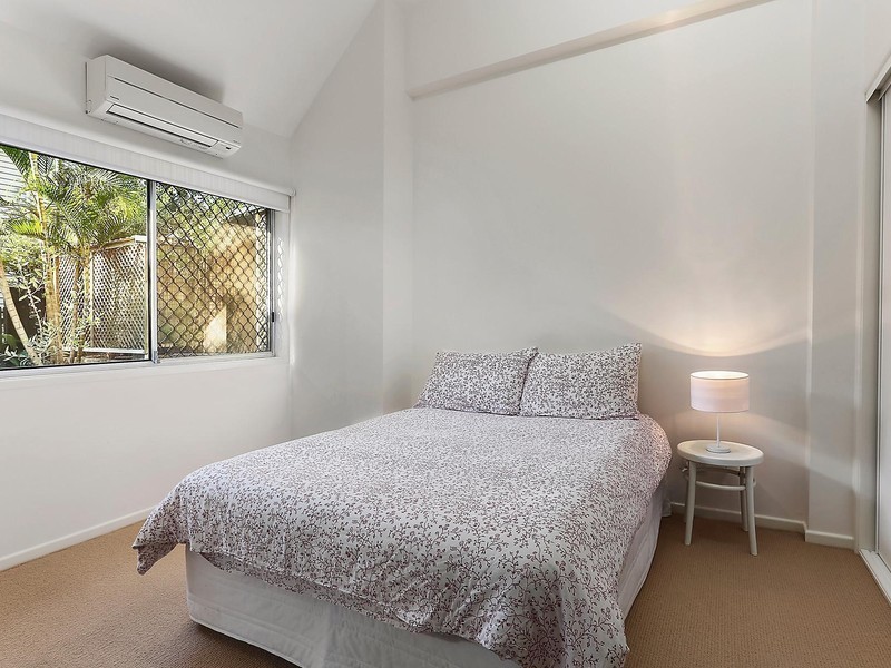 22 Blackstone Street, Indooroopilly QLD 4068