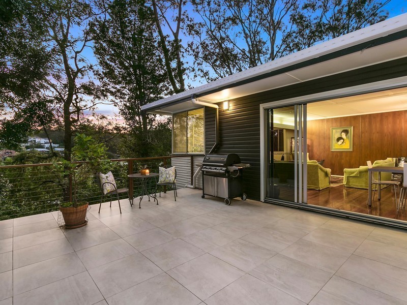 22 Blackstone Street, Indooroopilly QLD 4068