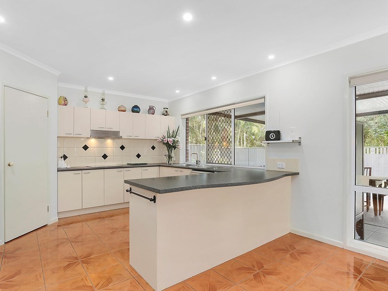 25 Toorak Place, Forest Lake QLD 4078