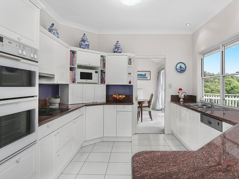 7 Moncrieff Court, Mount Ommaney QLD 4074