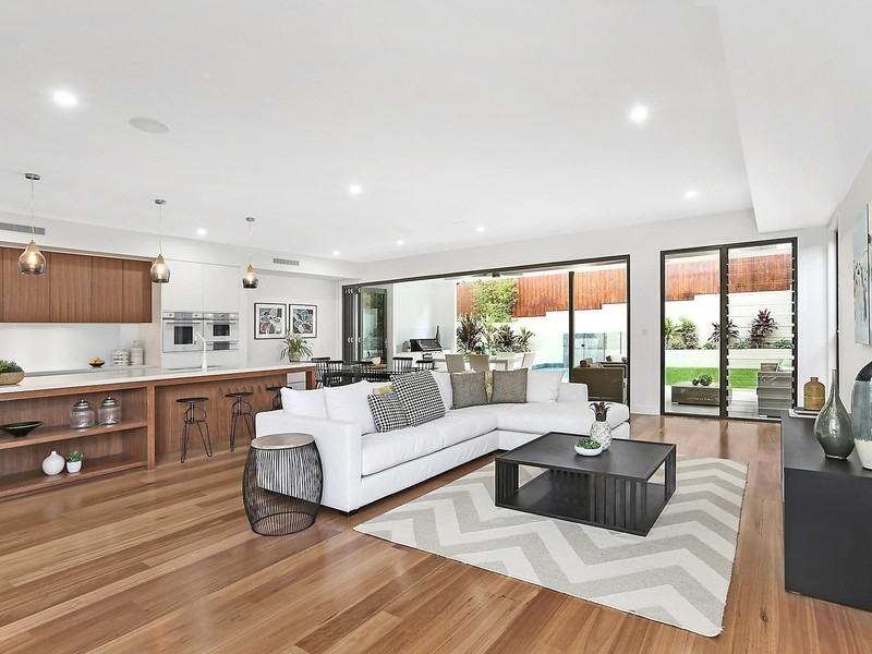 12A Kanumbra Street, Coorparoo QLD 4151