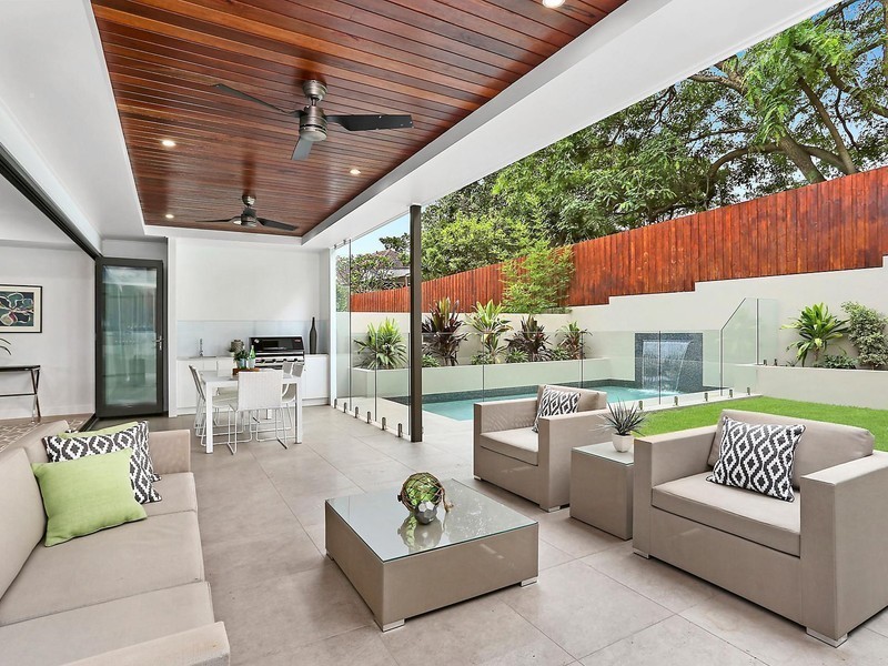 12A Kanumbra Street, Coorparoo QLD 4151