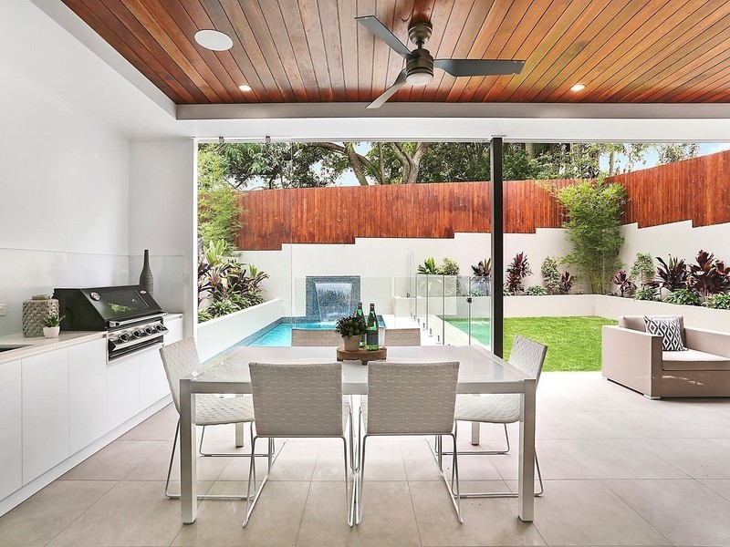 12A Kanumbra Street, Coorparoo QLD 4151