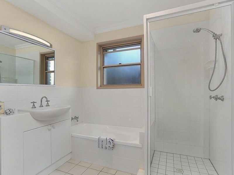 50 Lucinda Street, Taringa QLD 4068