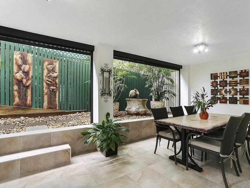 4/23 Burns Road, Toowong QLD 4066