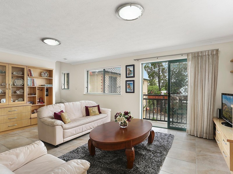 4/23 Burns Road, Toowong QLD 4066