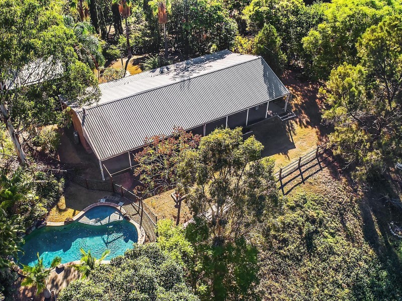 9 Logan Court, Clear Mountain QLD 4500