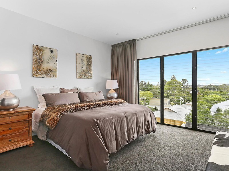 35 Tennyson Street, Norman Park QLD 4170