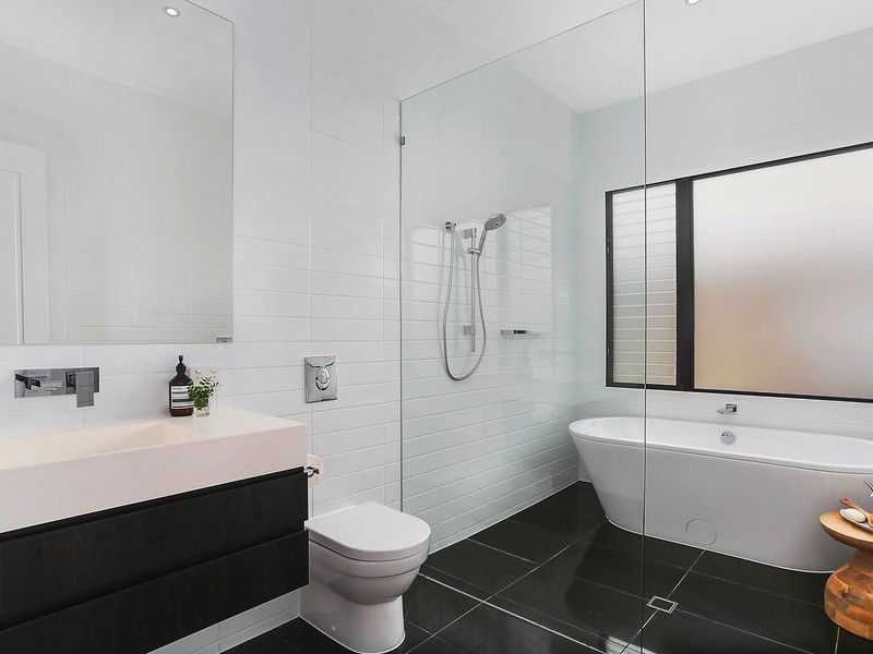 35 Tennyson Street, Norman Park QLD 4170