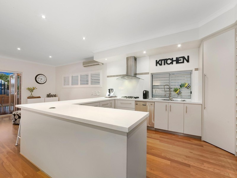 34 Raceview Avenue, Hendra QLD 4011