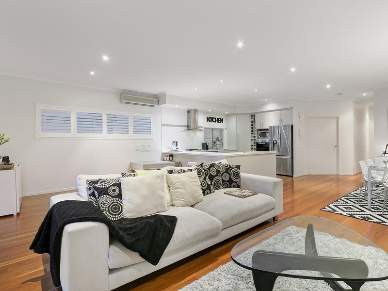 34 Raceview Avenue, Hendra QLD 4011