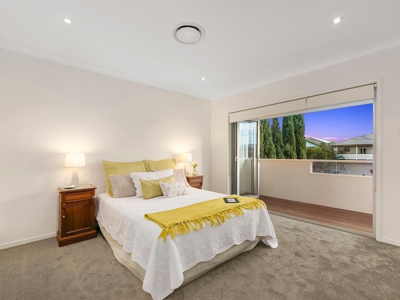 34 Raceview Avenue, Hendra QLD 4011