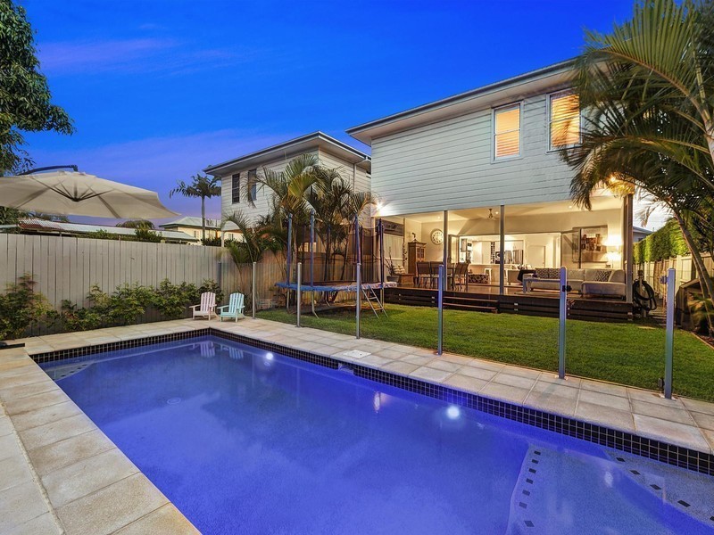 34 Raceview Avenue, Hendra QLD 4011