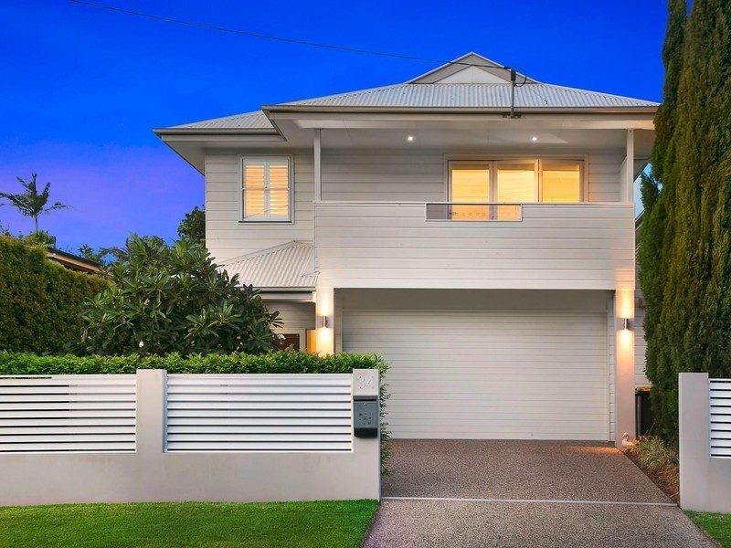 34 Raceview Avenue, Hendra QLD 4011