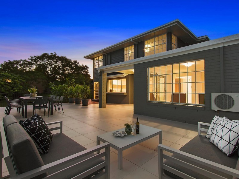 7 Meiers Road, Indooroopilly QLD 4068