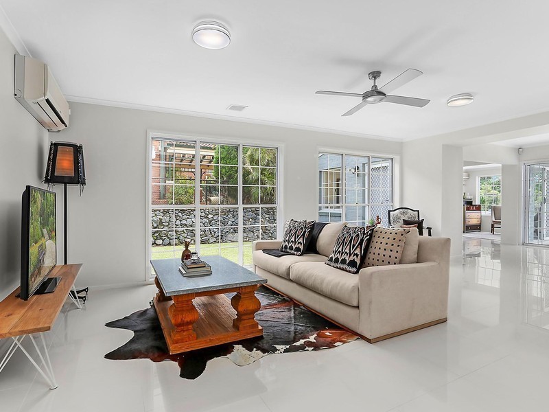 7 Meiers Road, Indooroopilly QLD 4068