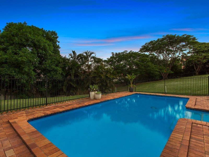 7 Meiers Road, Indooroopilly QLD 4068