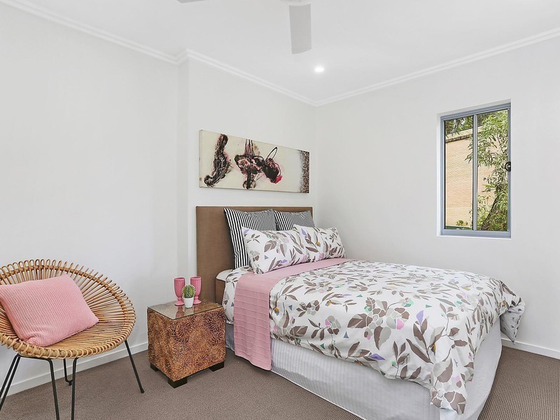16 Kings Road, Taringa QLD 4068