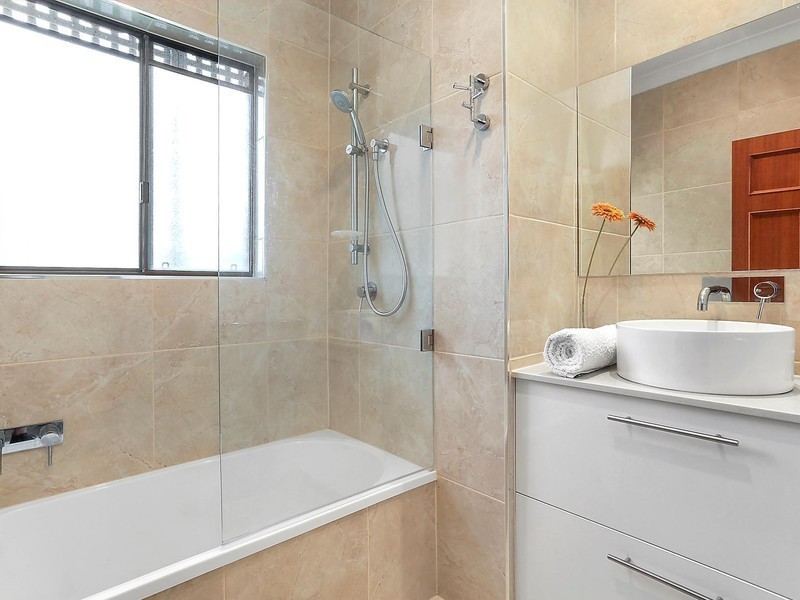 9 Crombie Street, Clayfield QLD 4011