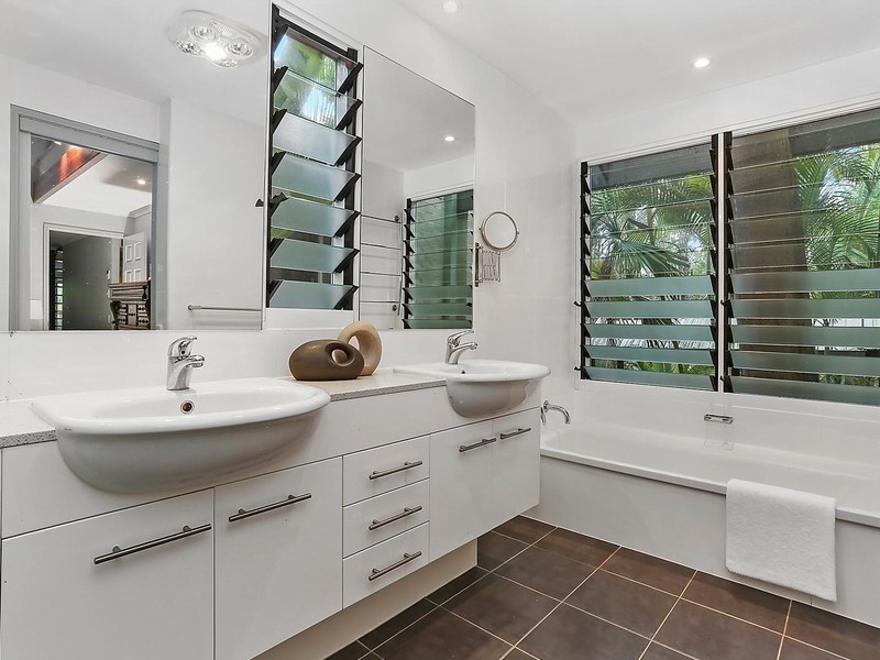 21 Maculata Drive, Chapel Hill QLD 4069