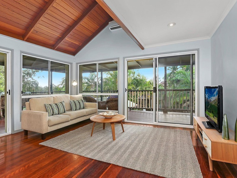 21 Maculata Drive, Chapel Hill QLD 4069