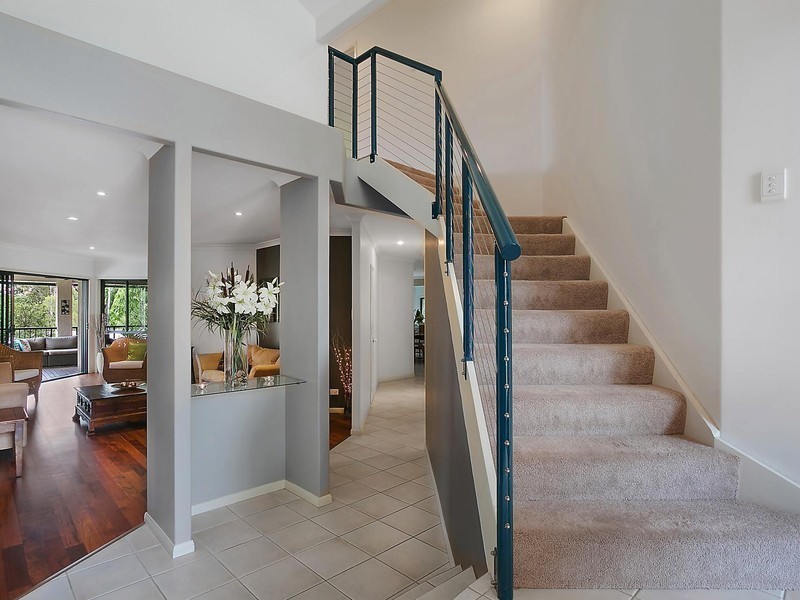 9 Moncrieff Court, Mount Ommaney QLD 4074