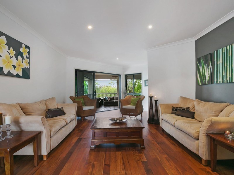 9 Moncrieff Court, Mount Ommaney QLD 4074