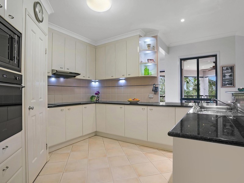 9 Moncrieff Court, Mount Ommaney QLD 4074