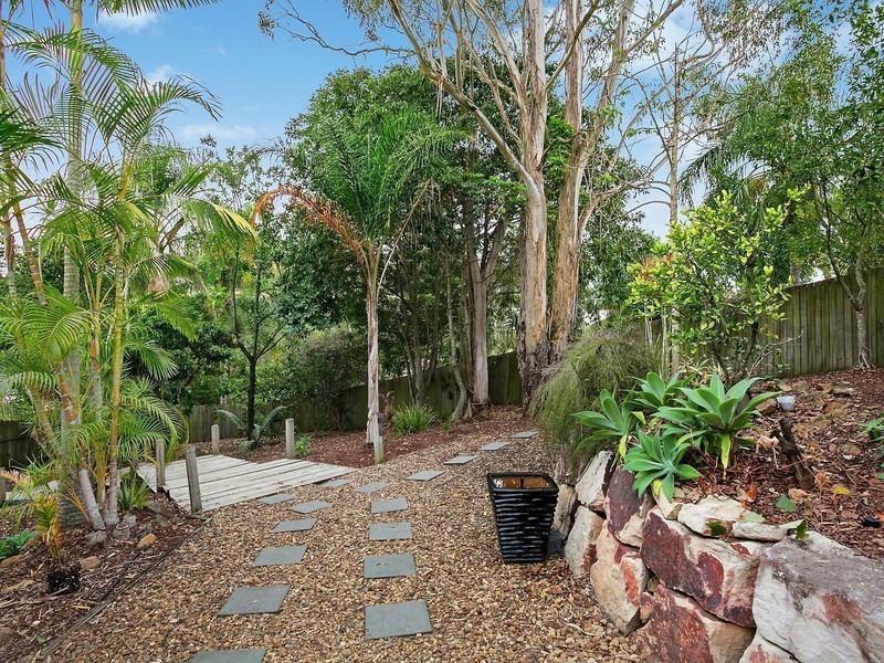 9 Moncrieff Court, Mount Ommaney QLD 4074