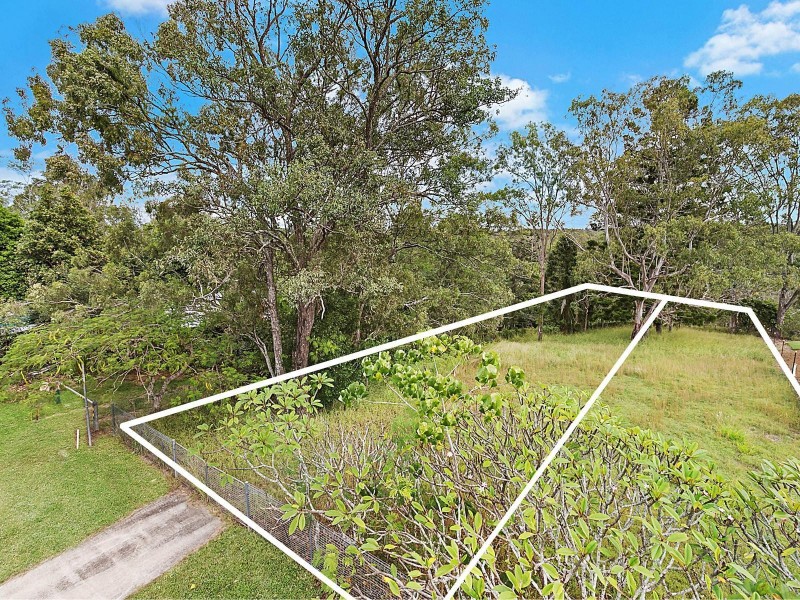 44 Rowena Street, Kenmore QLD 4069