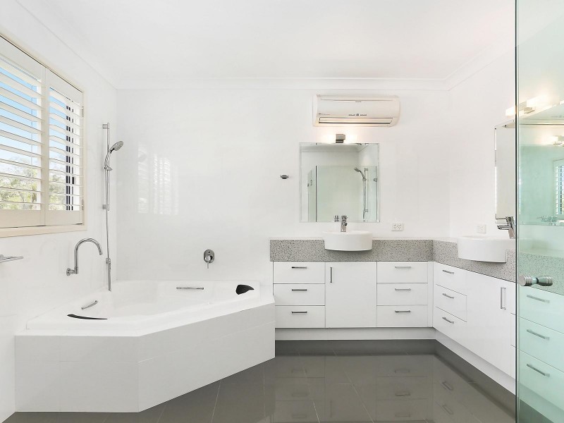 15 Castile Street, Indooroopilly QLD 4068