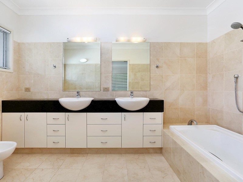 15 Castile Street, Indooroopilly QLD 4068