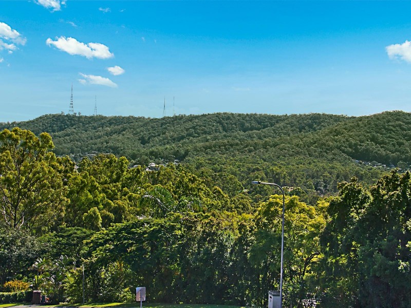 14 Noreen Street, Chapel Hill QLD 4069