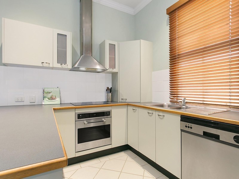 11 Vera Street, Toowong QLD 4066