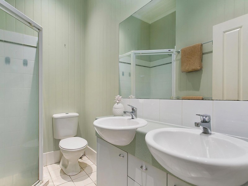 11 Vera Street, Toowong QLD 4066