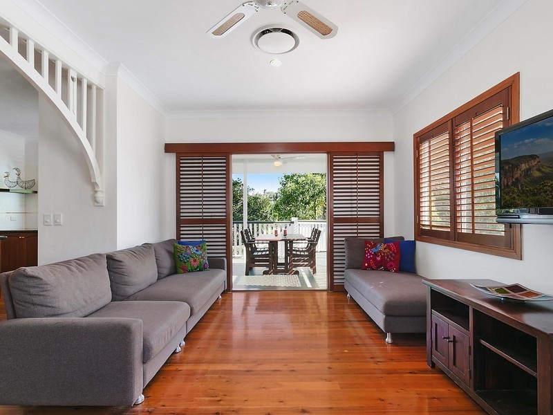 19 Saunders Street, Indooroopilly QLD 4068