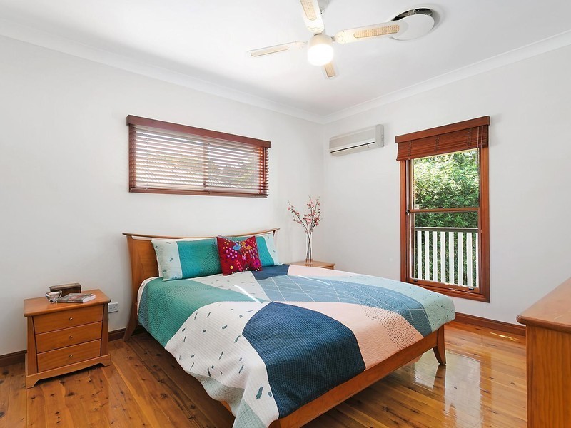19 Saunders Street, Indooroopilly QLD 4068