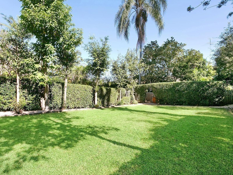 19 Saunders Street, Indooroopilly QLD 4068